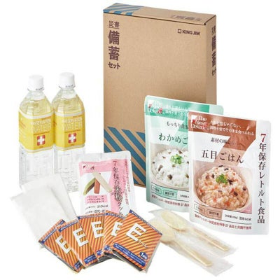 内容物一覧(保存水(500ml) 、ポケットティッシュ、クッキー(3本入)、ご飯(スプーン付)、非常用簡易トイレ)